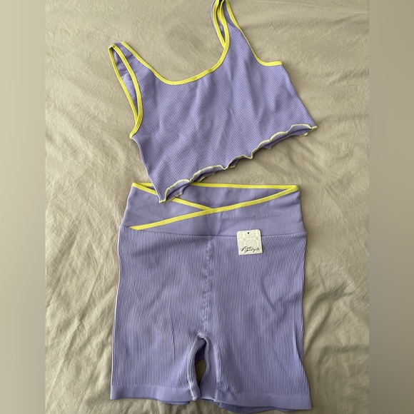 FP MOVEMENT Throw Set - Picture 1 of 2